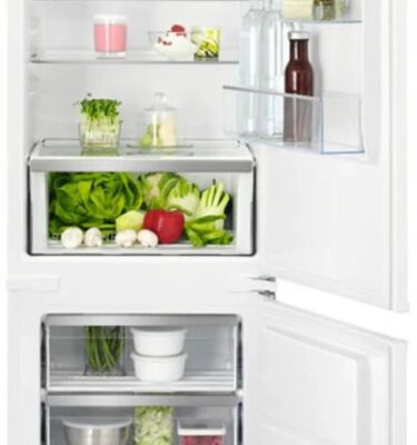 AEG Fridge Freezer NSC7G181DS 177cm Series 7000 Integrated Frost Free 70/30